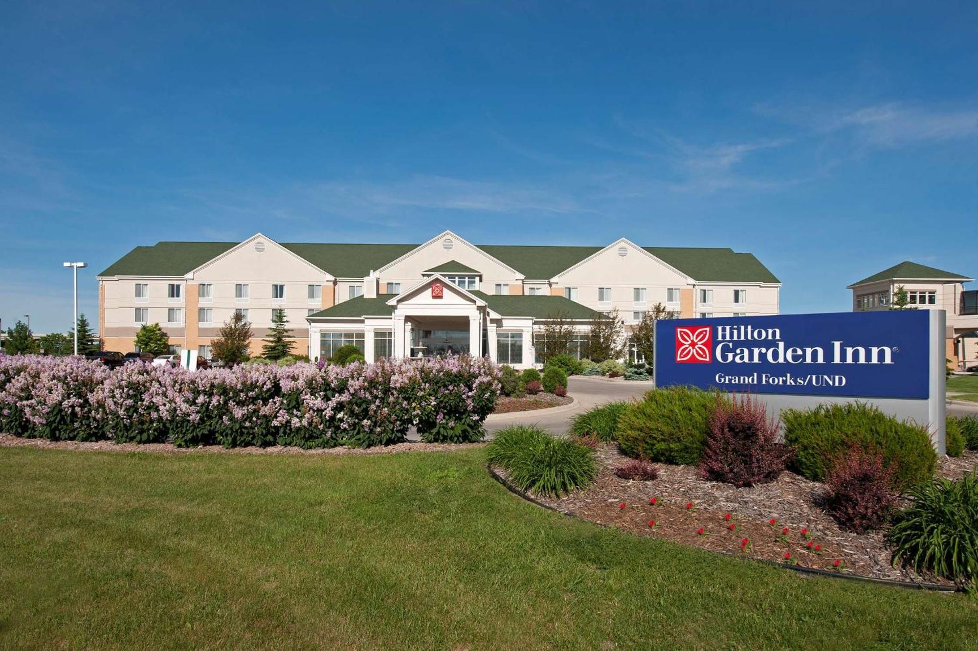 Hilton Garden Inn Grand Forks-Und Exterior photo